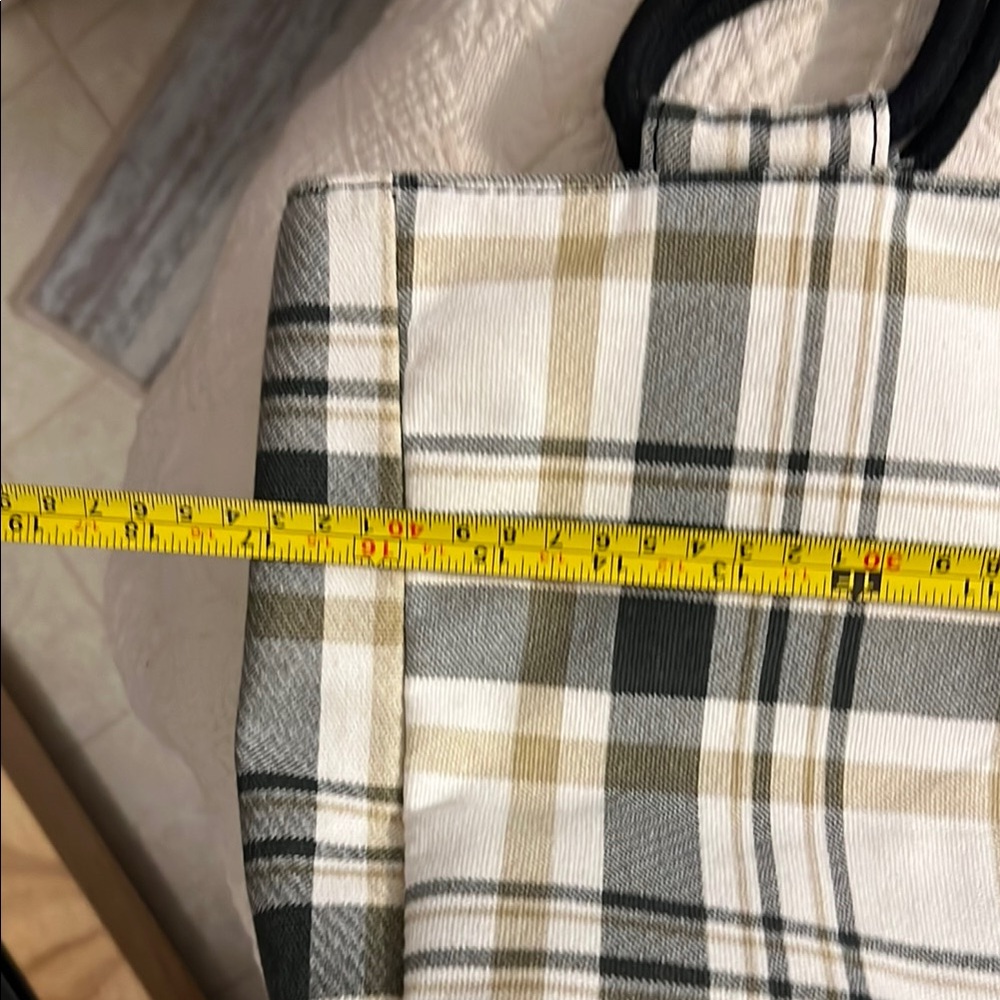 NWOT Farmhouse is my Style Plaid Tote Bag with Black Straps - Picture 6 of 10